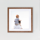 Marco de madera sustentable de 32x32 cm en color cafe con marialuisa y tu foto