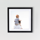 Marco de madera sustentable de 32x32 cm en color negro con marialuisa y tu foto